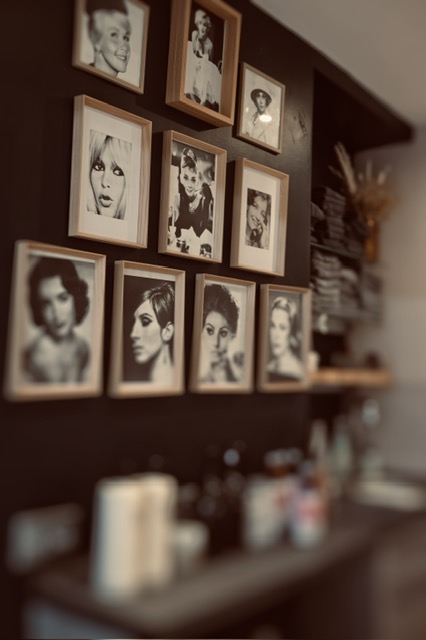 Ikonen-Fotowand im Salon